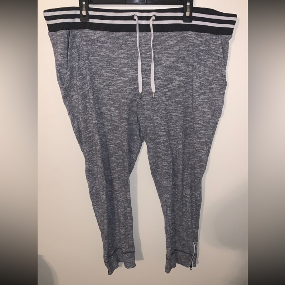 American Eagle Joggers